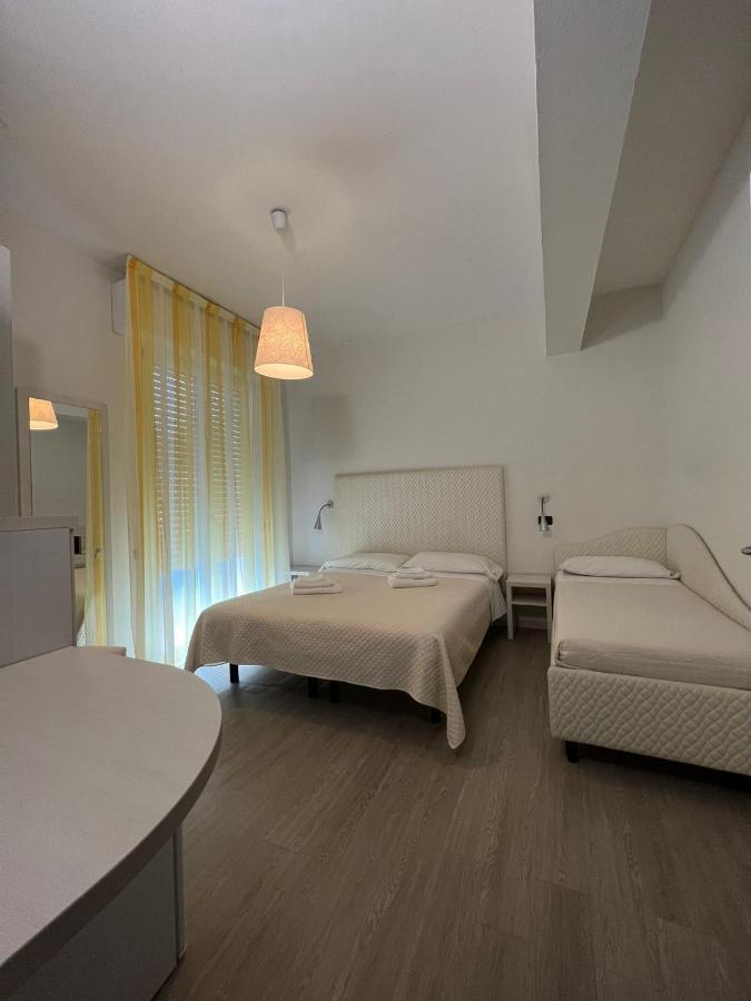 Hotel Leonardo Cesenatico Luaran gambar
