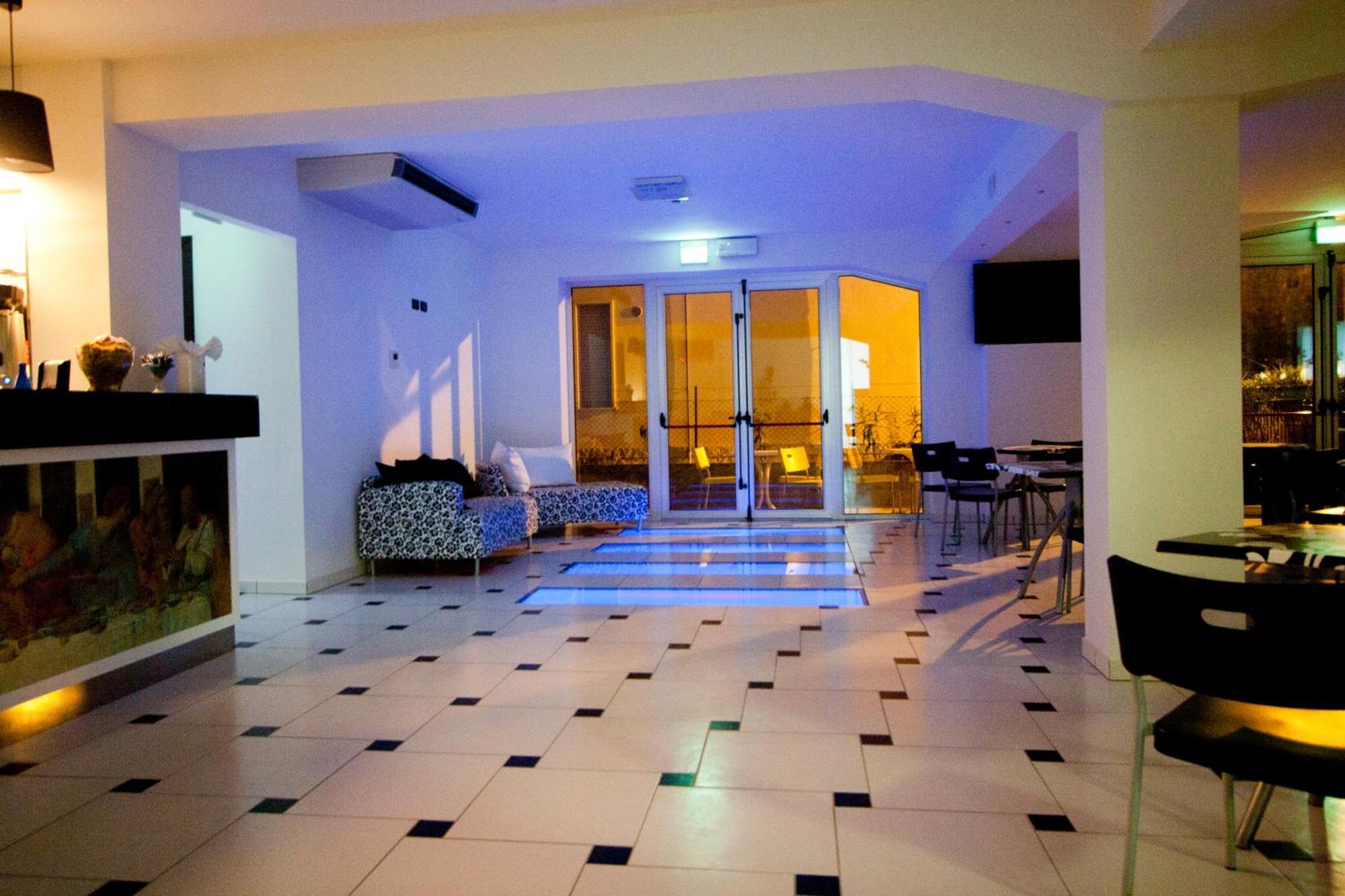 Hotel Leonardo Cesenatico Luaran gambar