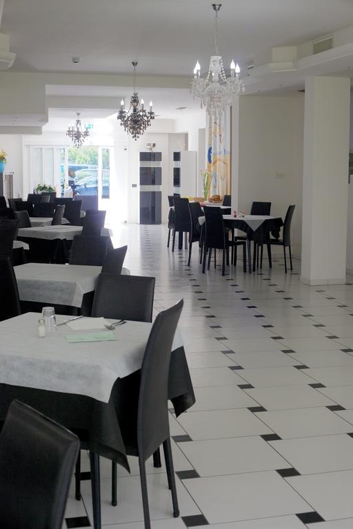 Hotel Leonardo Cesenatico Luaran gambar